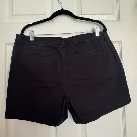 a.n.a Women's Black Shorts Size 14 - Picture 2 of 7
